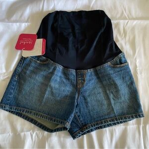 Crossover Panel Midi Shorts